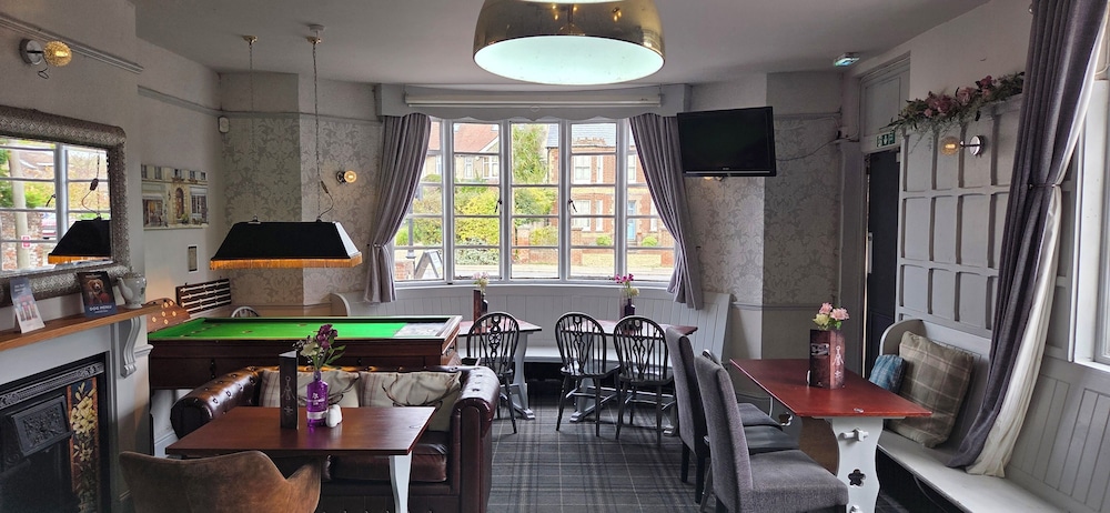 The Woolpack Inn 24/35