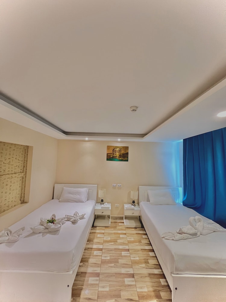 Turquoise Pyramids & Grand Egyptian museum view Hotel 19/50