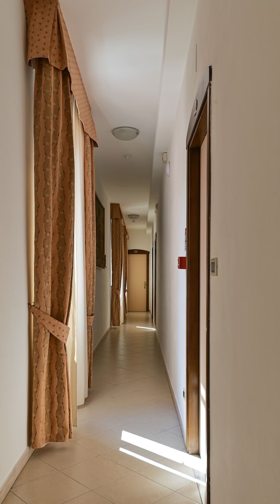 Hotel Delle Rose 24/50