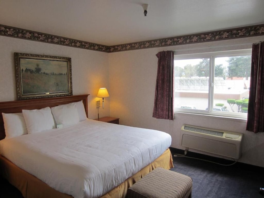 Cherry Orchard Inn 8/45