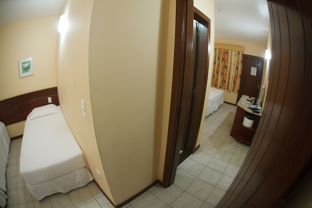 Hotel La Foret 39/80
