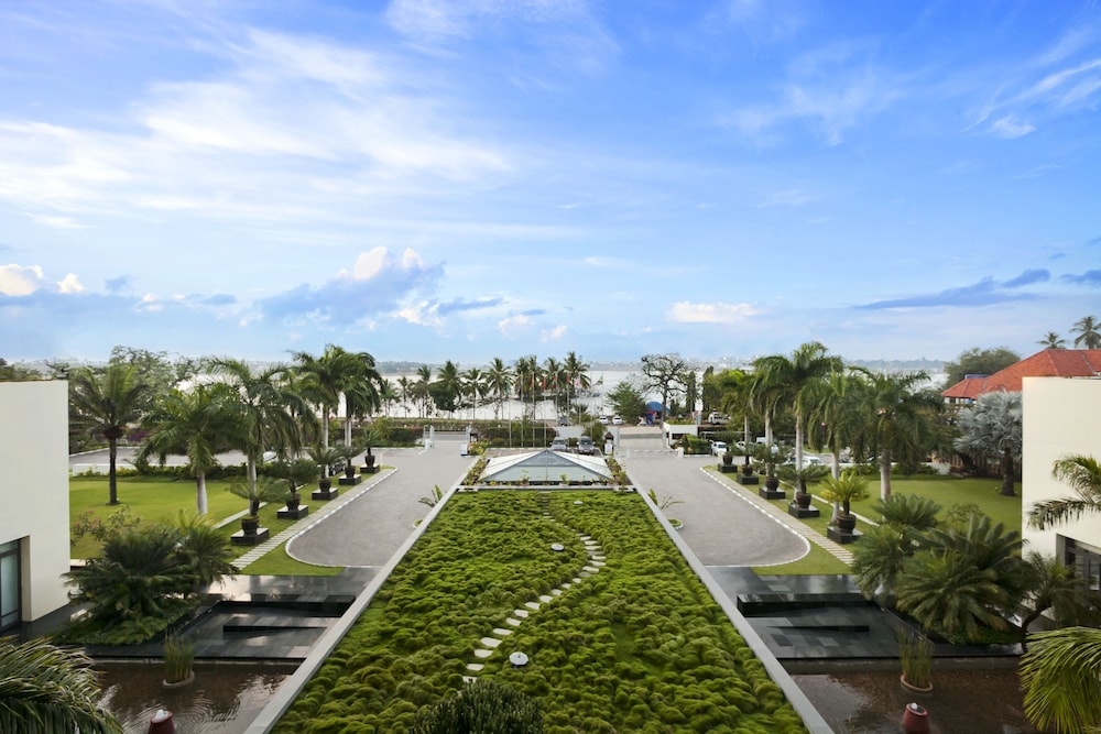 Hyatt Regency Dar Es Salaam - The Kilimanjaro 73/74