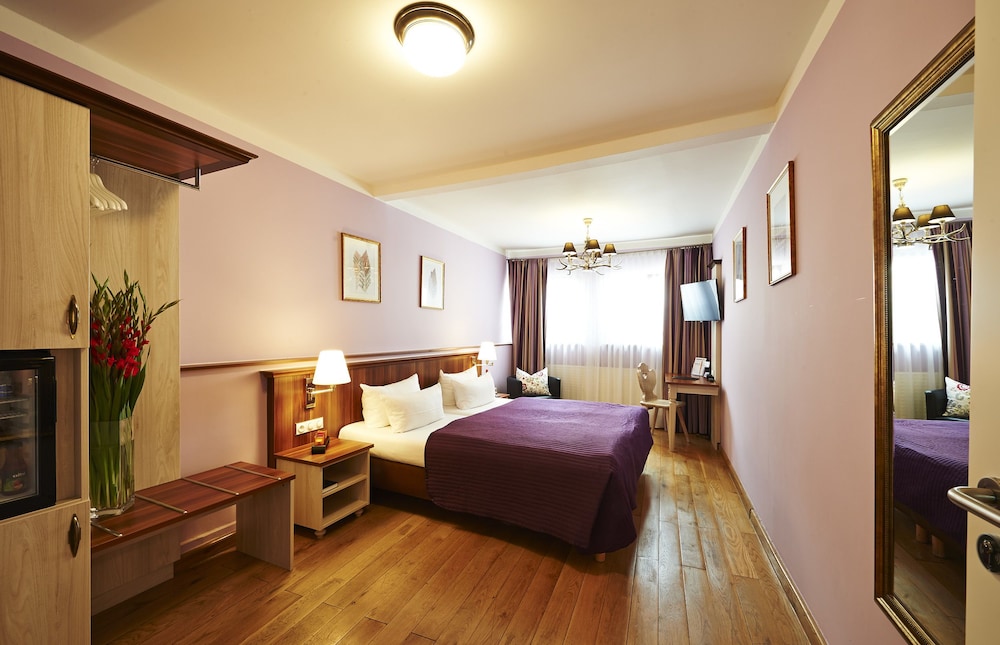 Hotel Elch 5/38