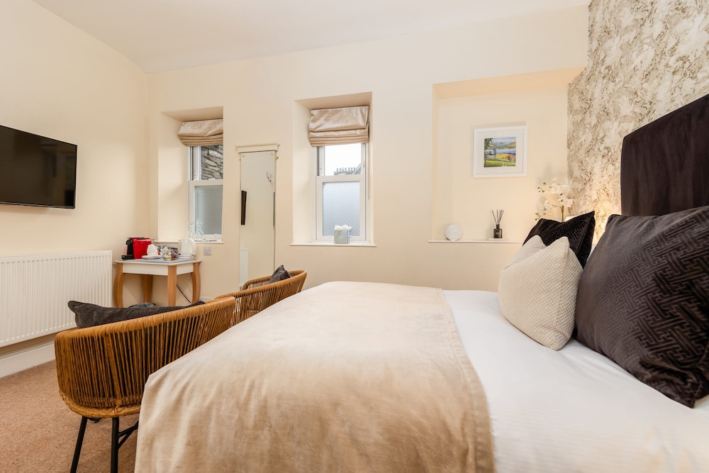 Wheatlands Lodge Bed Breakfast 15/65