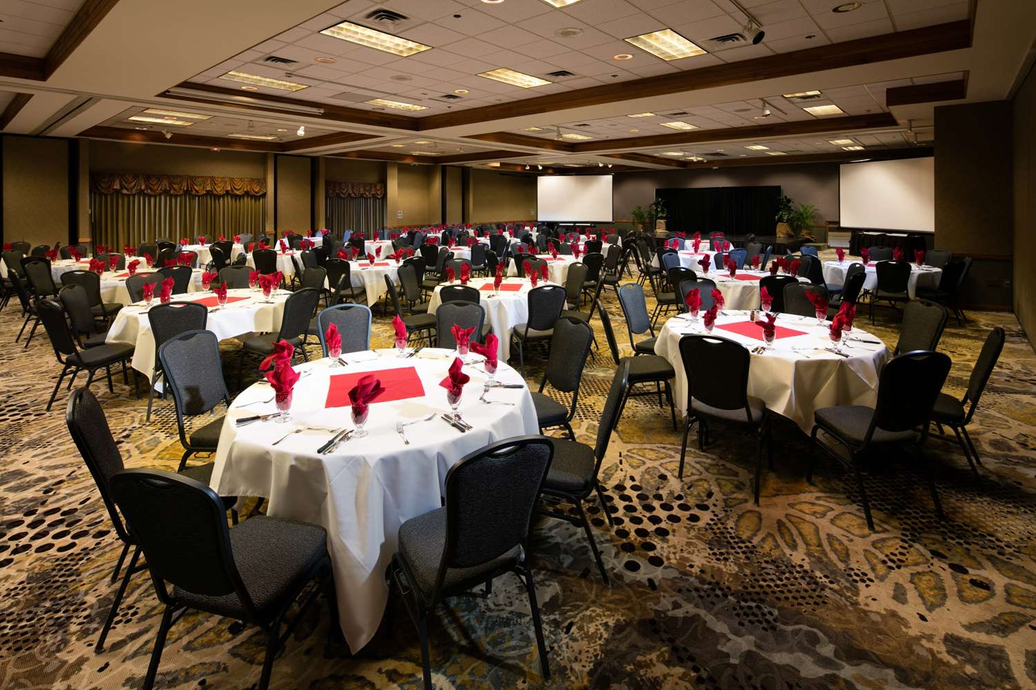 Red Lion Hotel Kalispell 44/52