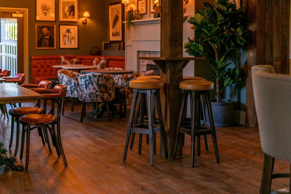 The Langford Inn & Restaurant 38/46