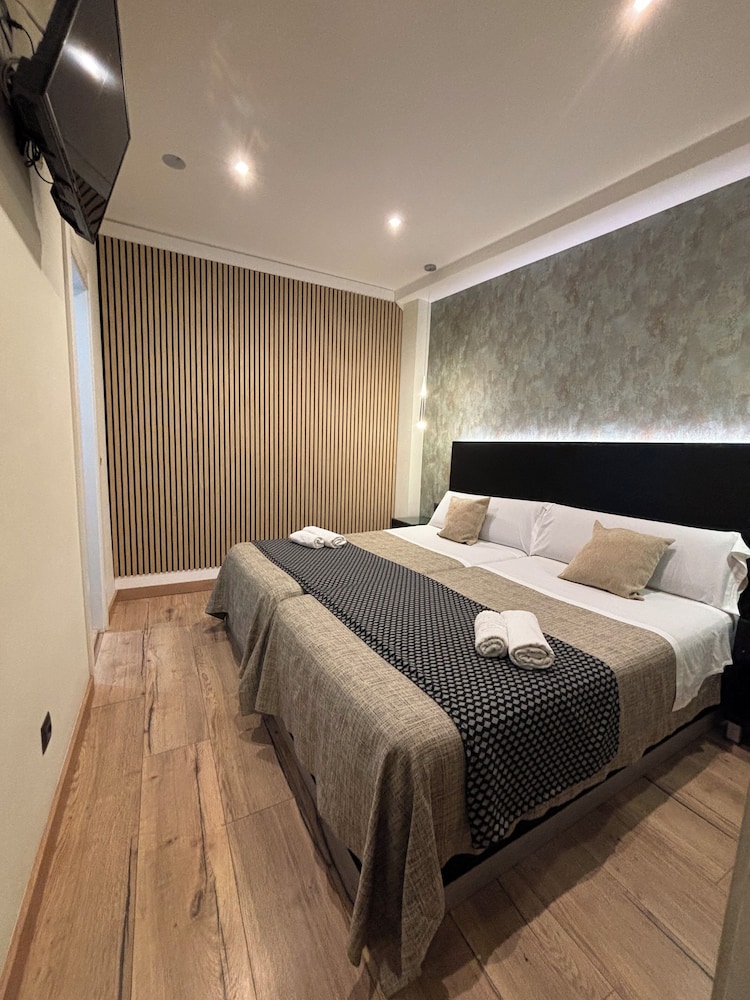 EXCLUSIVE, DOUBLE BED