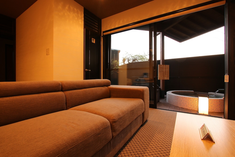 Hirayama Onsen Ueda-ya 29/32