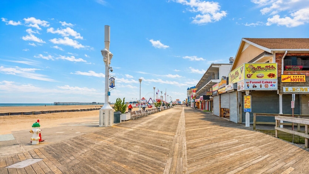 Boardwalk One 35/48