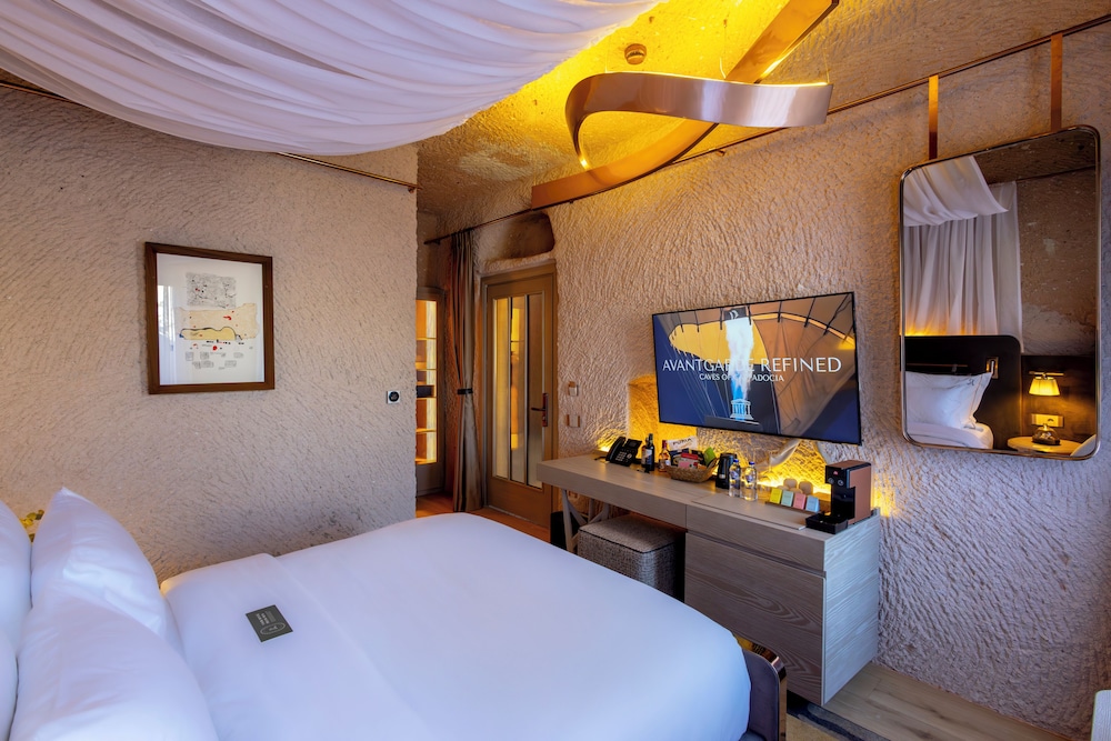 Cave, Comfort, King Bed