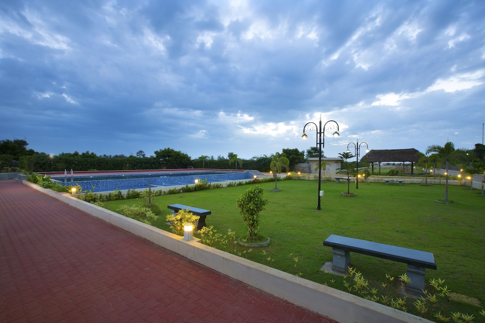 Landmark Pallava Beach Resort Mahabalipuram Chen 27/32