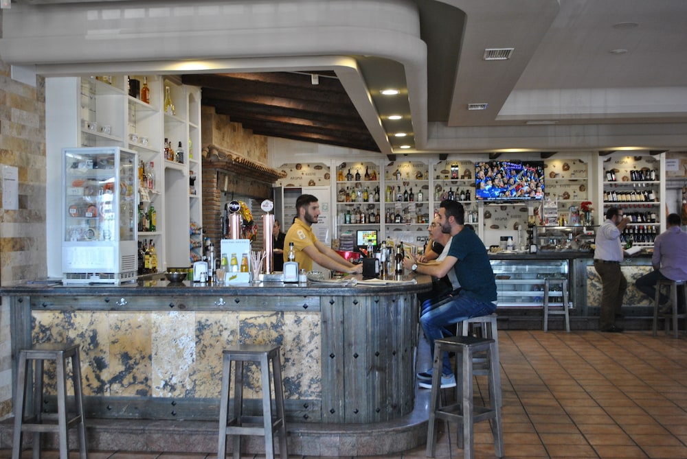 Hotel Restaurante Dama de Baza 48/55