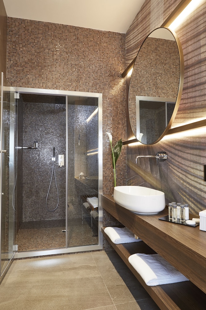 Messori Suites 30/68