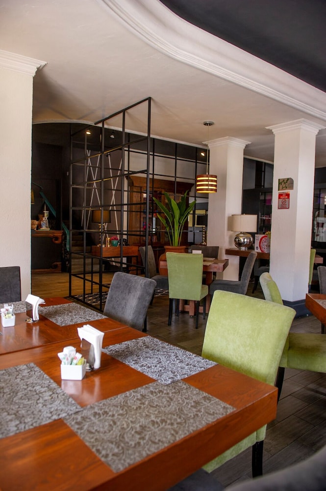Hotel International 8/17