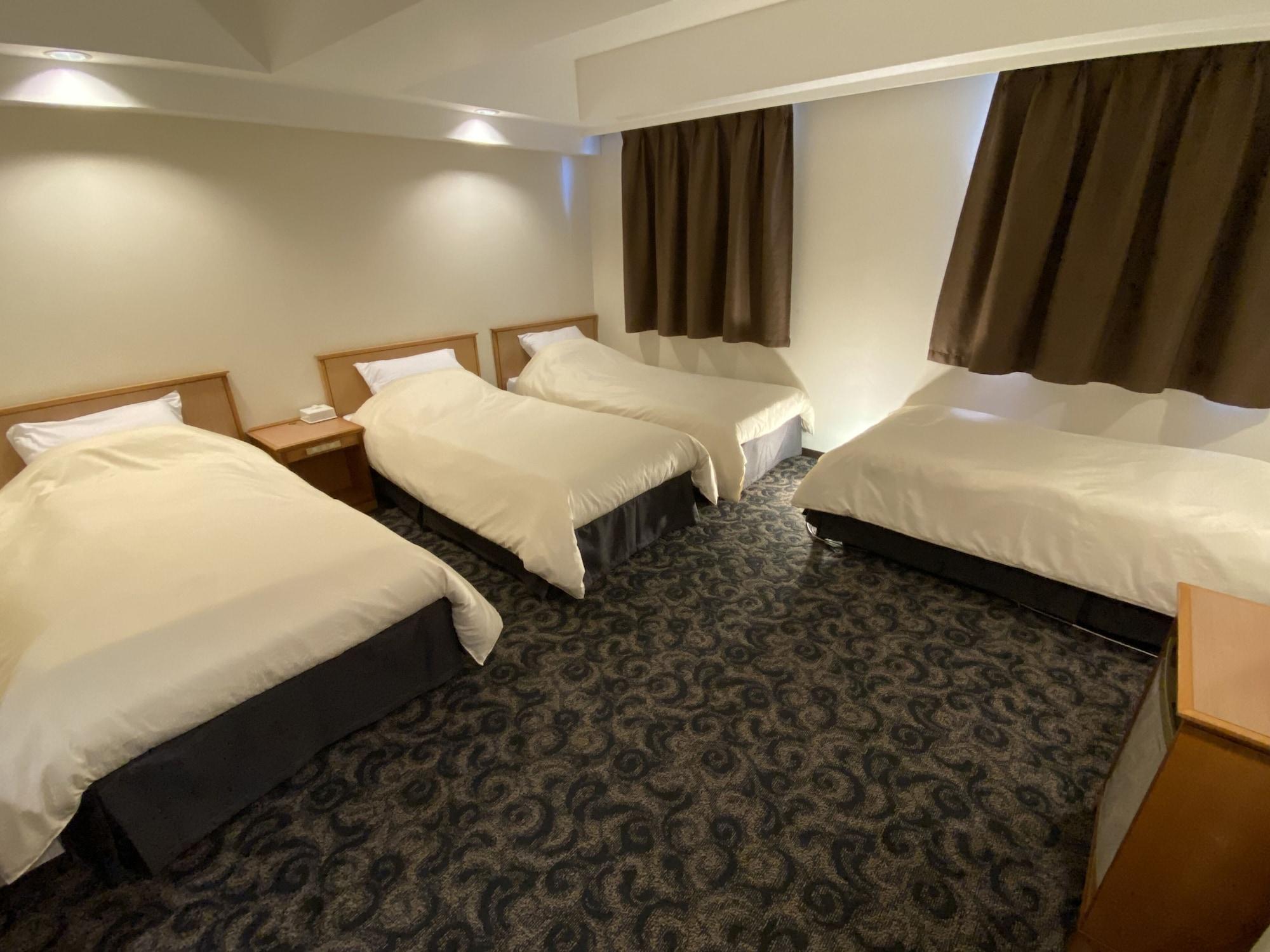 Room, Quadruple