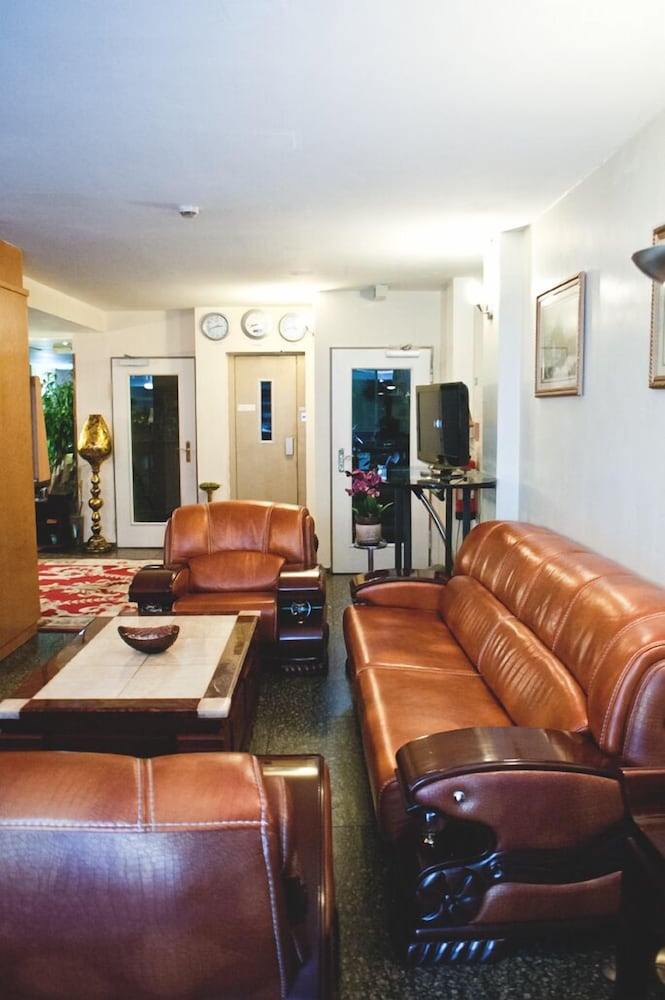 Rugs Hotel Dusseldorf 29/50
