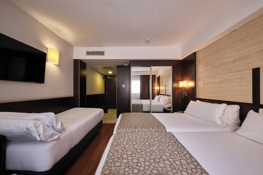Triple room