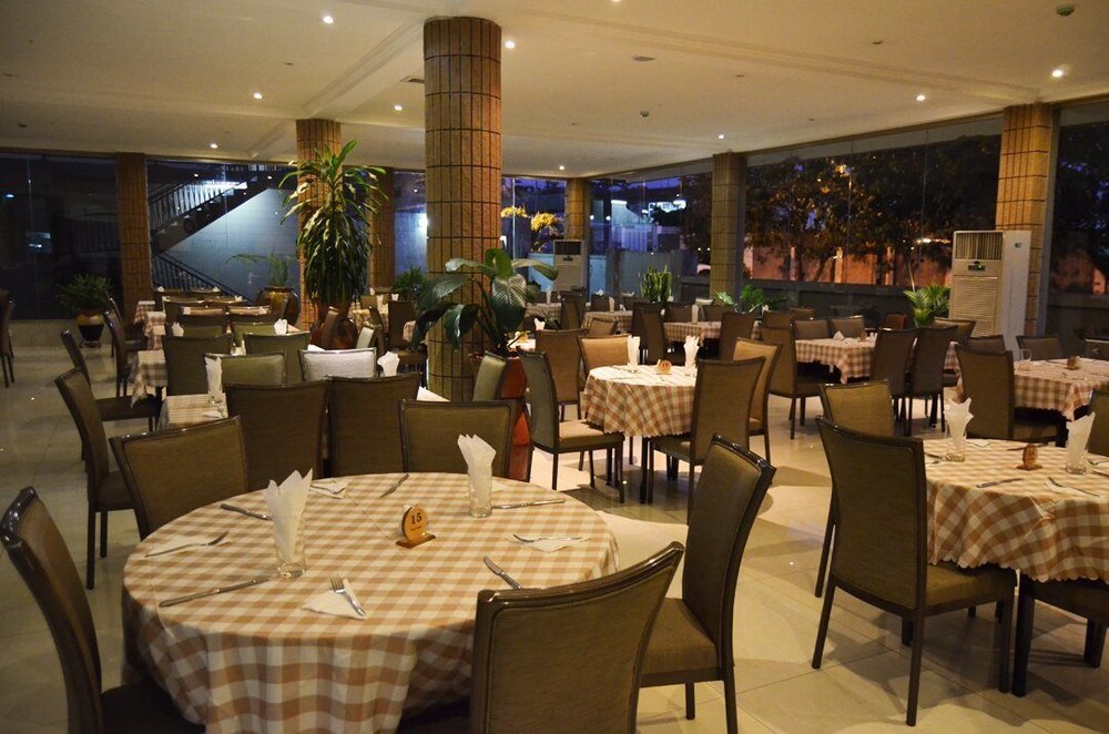 Mensvic Grand Hotel 45/53