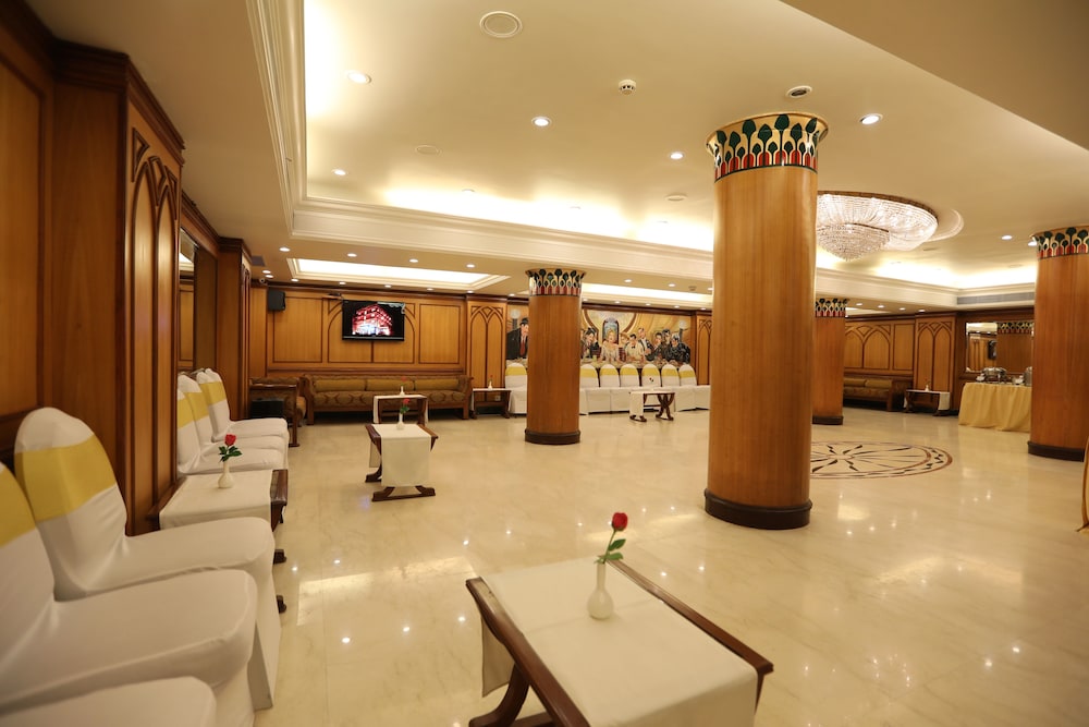CITIZEN HOTEL 32/65
