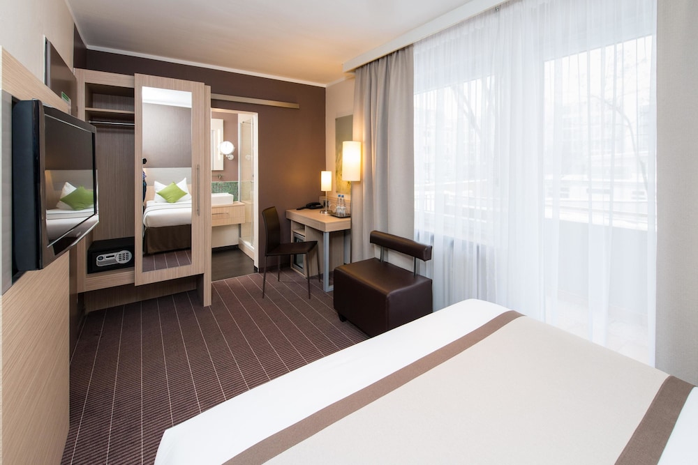 Hotel New Orly 18/65
