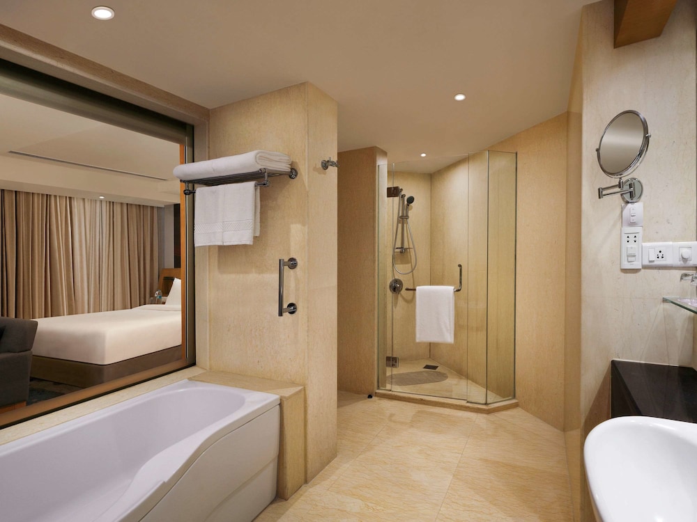 NOVOTEL HYDERABAD CONVENTION CENTRE 31/73