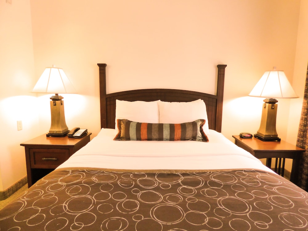 STAYBRIDGE SUITES DETROIT-NOVI 22/60