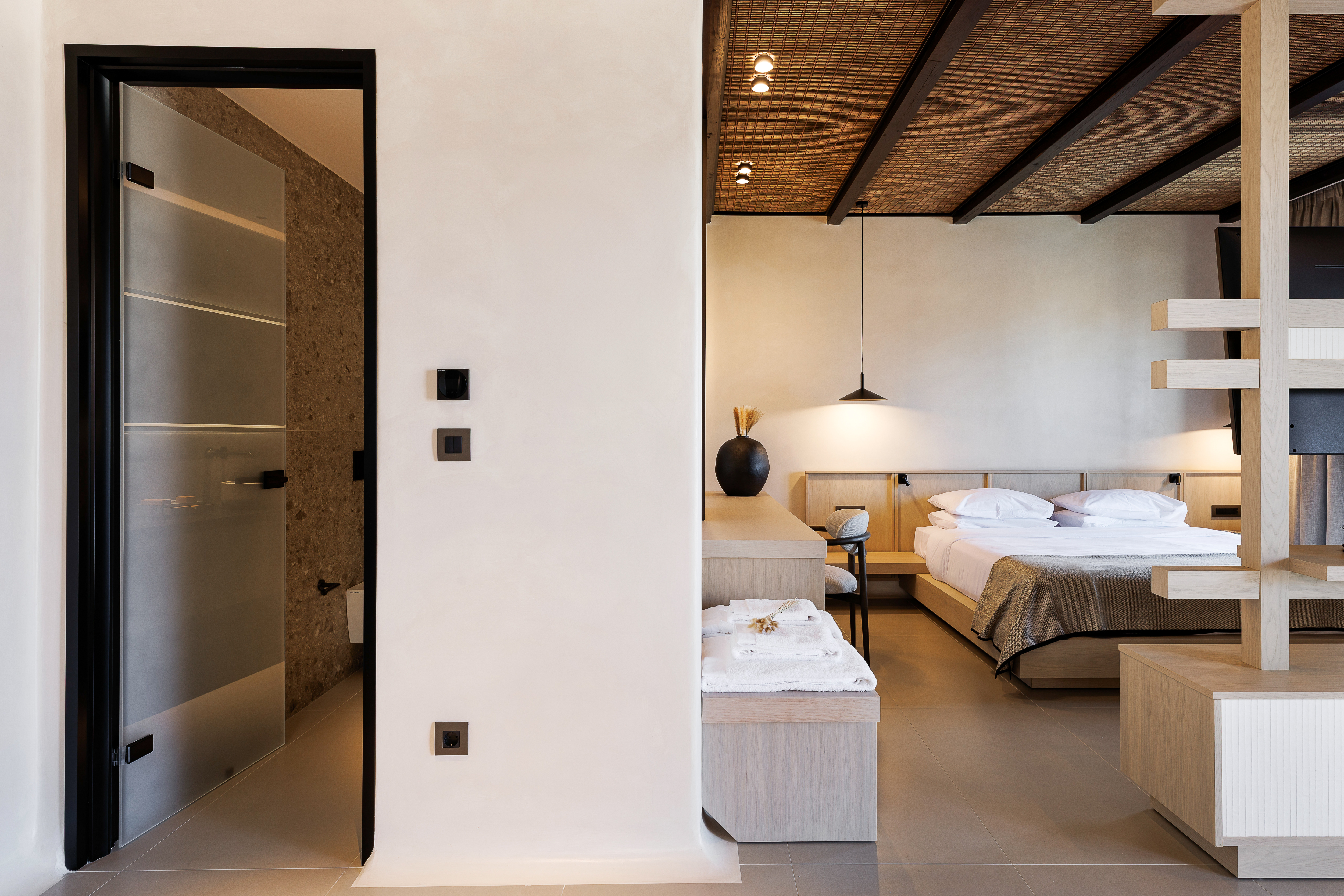 Deluxe Suite Sea View with Private Pool Adults Only, Maximus Mykonos Adults Only 3/3