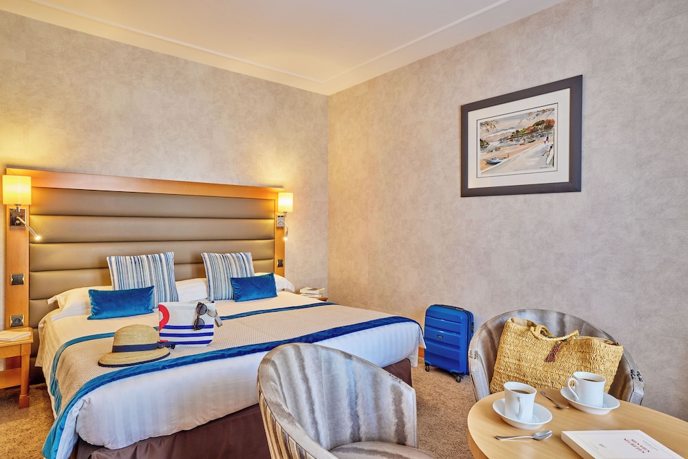 Double Classic Transat، Le Grand Hotel Des Thermes 5/6