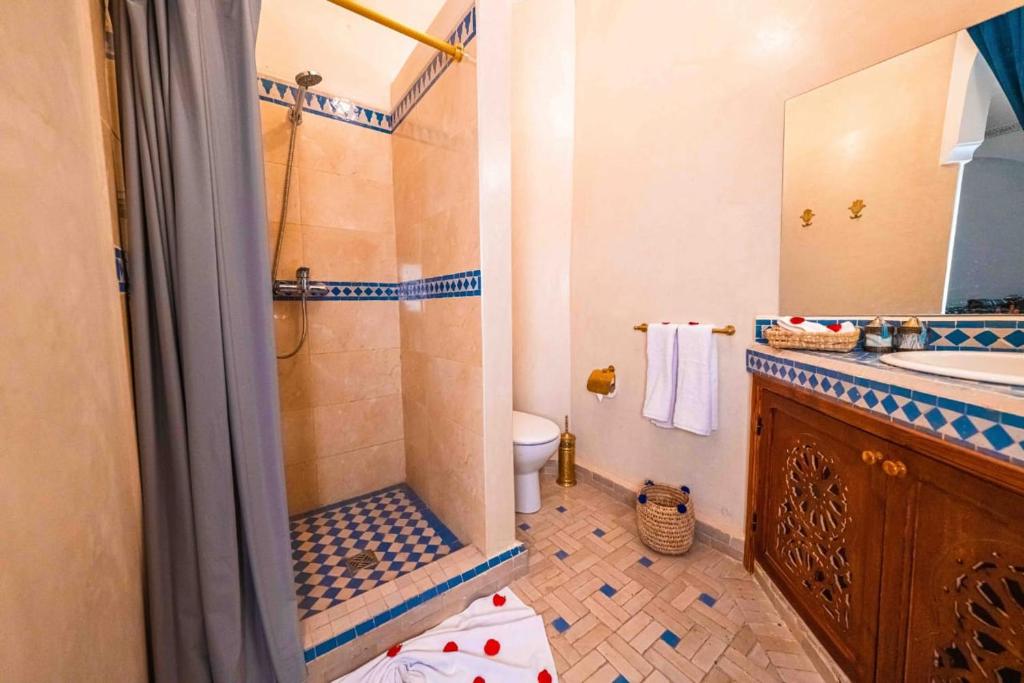 Riad Kiyanjana 42/43