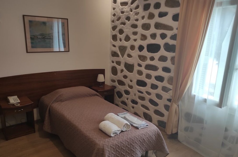 Porto Lesvos 12/33