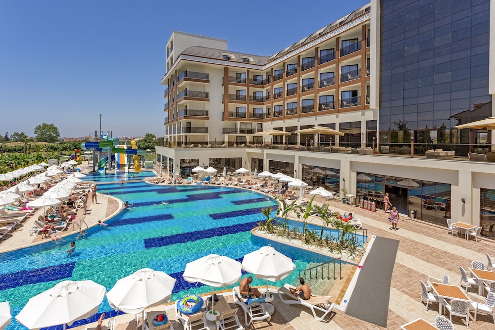 Glamour Resort Spa 6/70