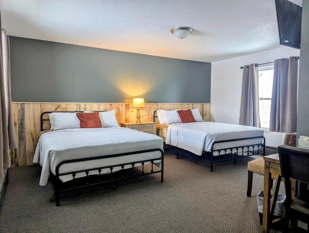 Scotty's Motel 8/50