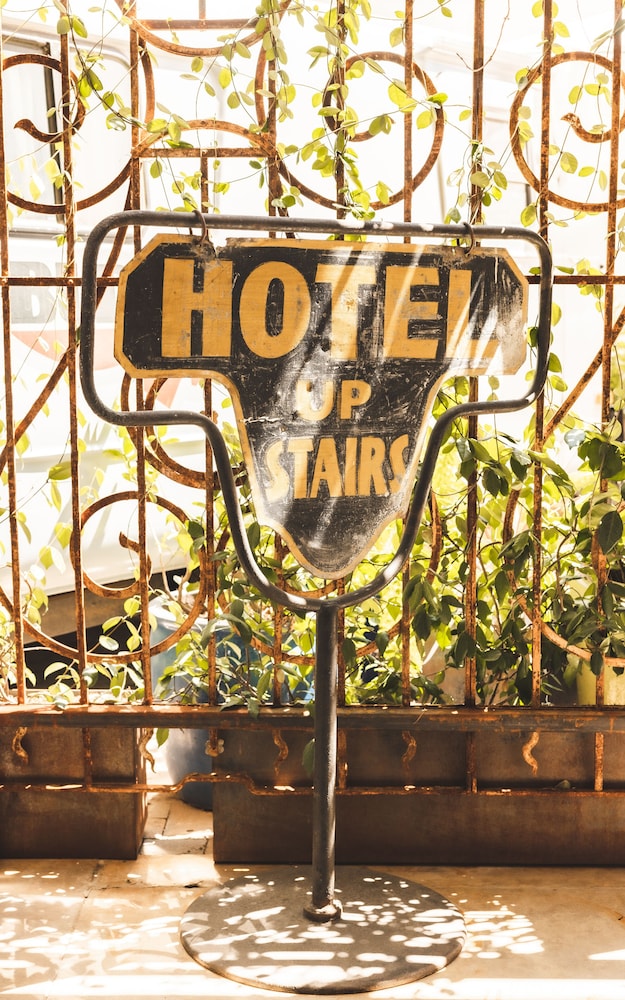 The Frances Modern Inn 63/65