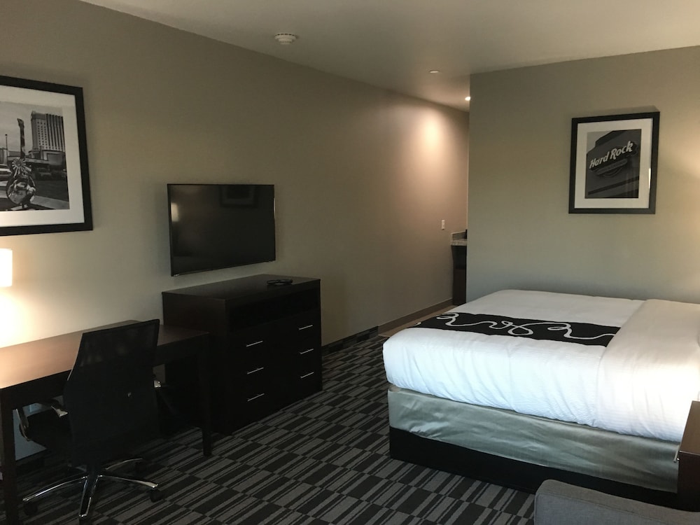 Catoosa Inn and Suites 17/35