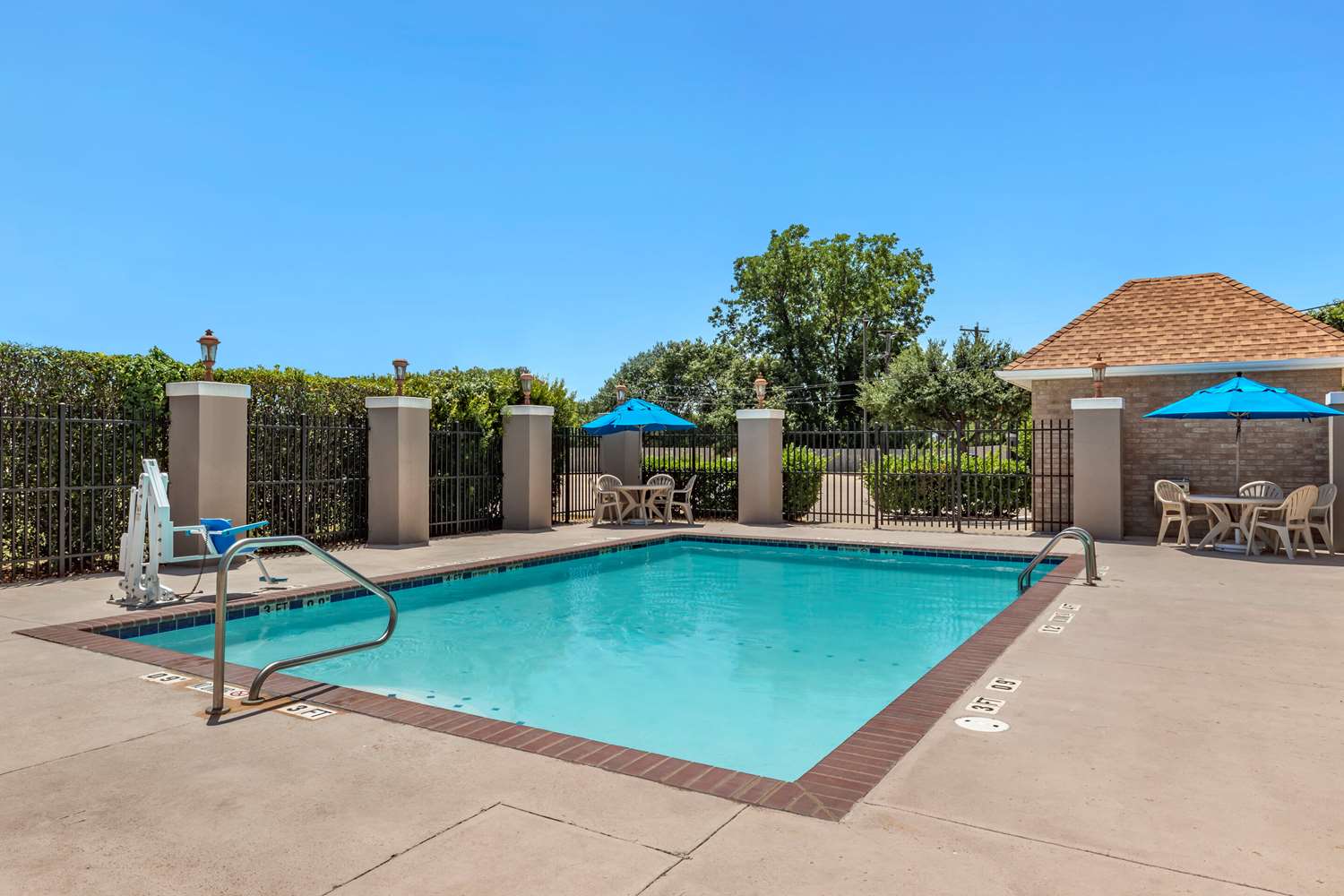 Comfort Suites Waco Near University Area 14/15