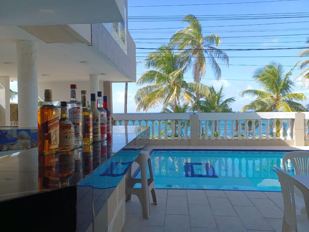Island House Hotels 14/24