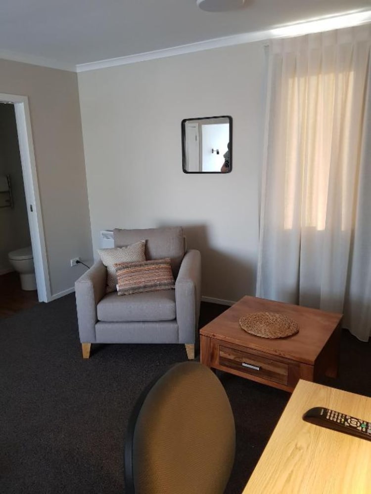 Carramar Motor Inn 40/64