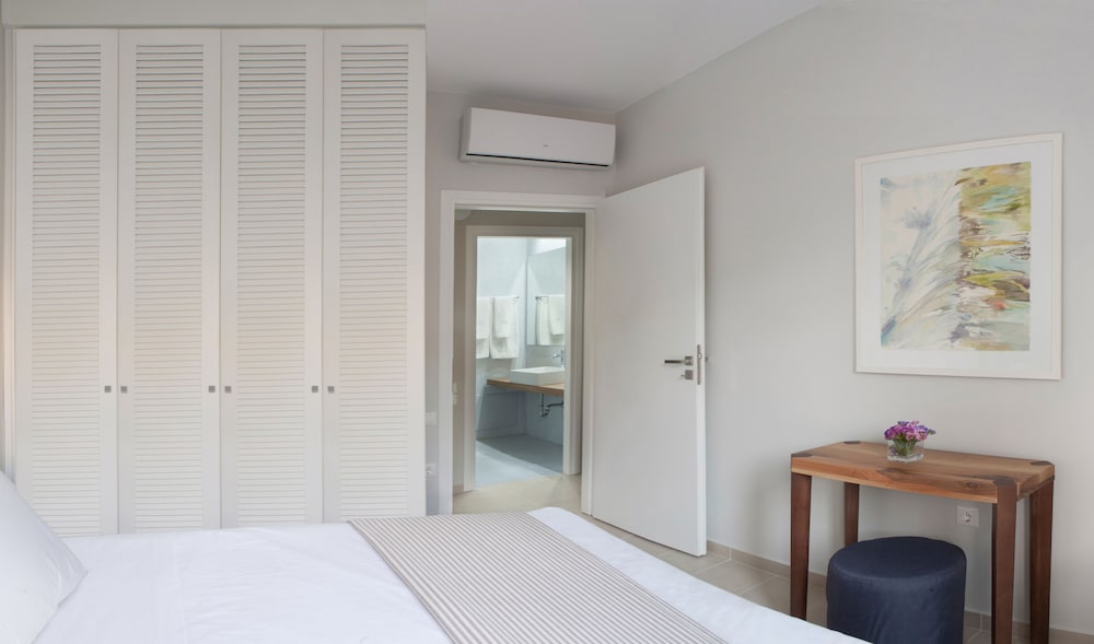 Aethrion Boutique Homes 14/50