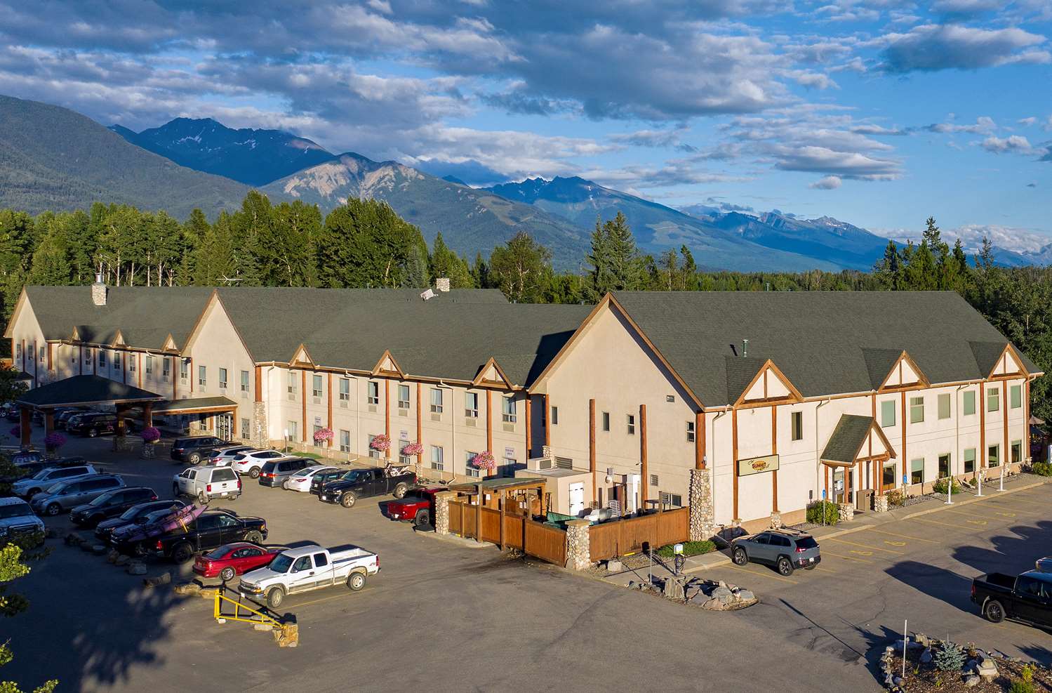 Best Western Plus Valemount Inn & Suites 60/65