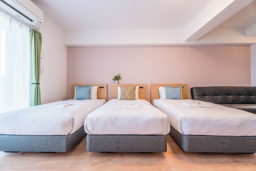 Design, Quadruple, 3 Beds, City View, Sofa