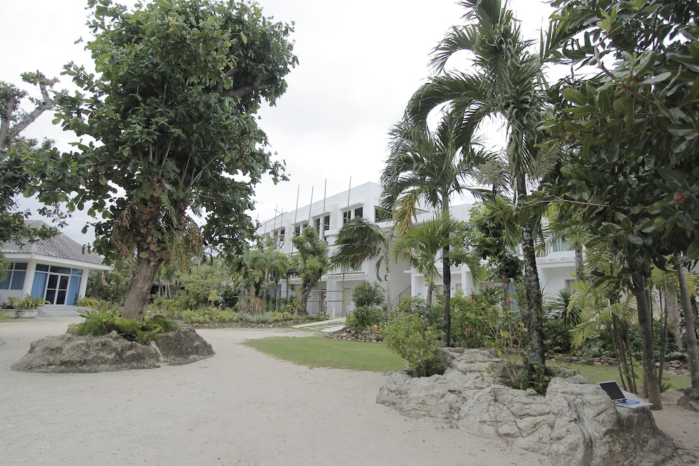 CASA PILAR BEACH RESORT 31/35