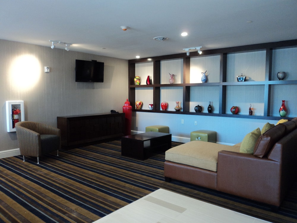 HOLIDAY INN EXPRESS AND SUITES BALTIMORE WEST CATONSVILLE — 9