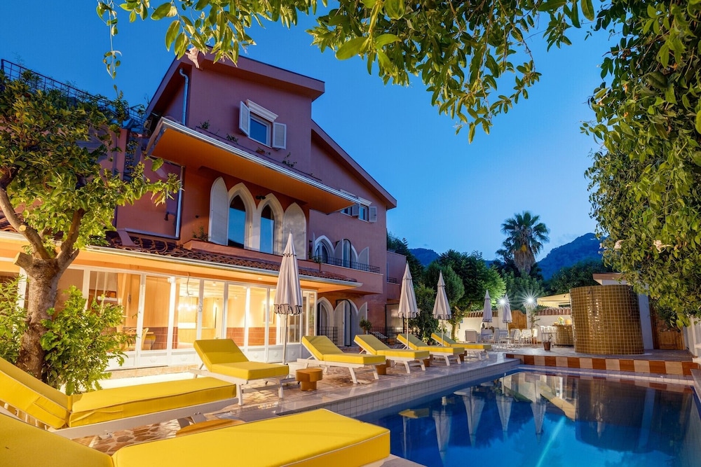 Yonca Anjelika Otel +12 3/50