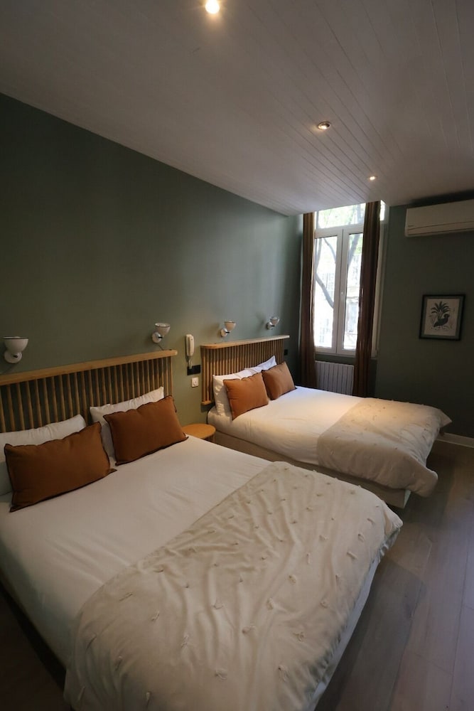 FAMILY, 2 DOUBLE BEDS