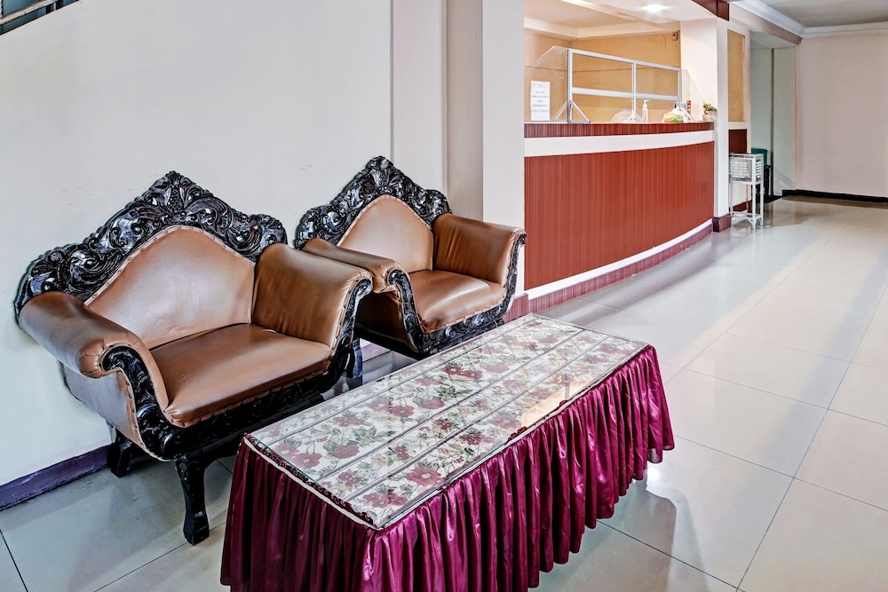 OYO 90487 Wisma Kuta Karang Baru 17/31