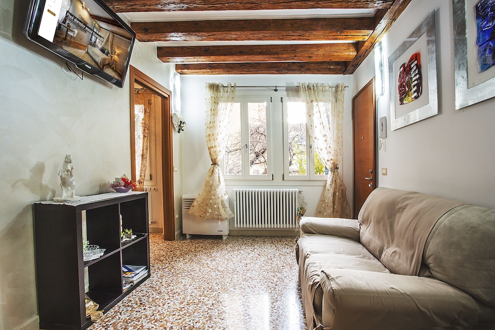 Venice Dream House Tosca 1/6