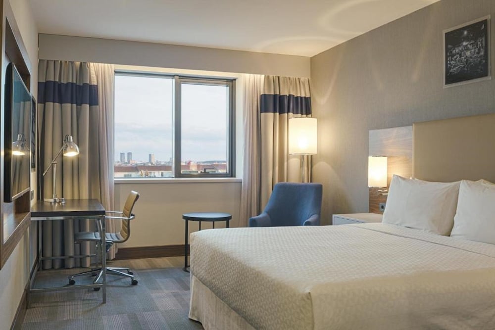 Bof Hotels Business 15/50