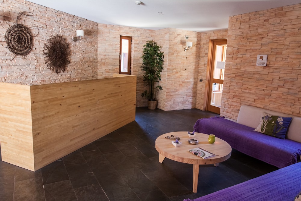 NOI PUMA LODGE 2/42