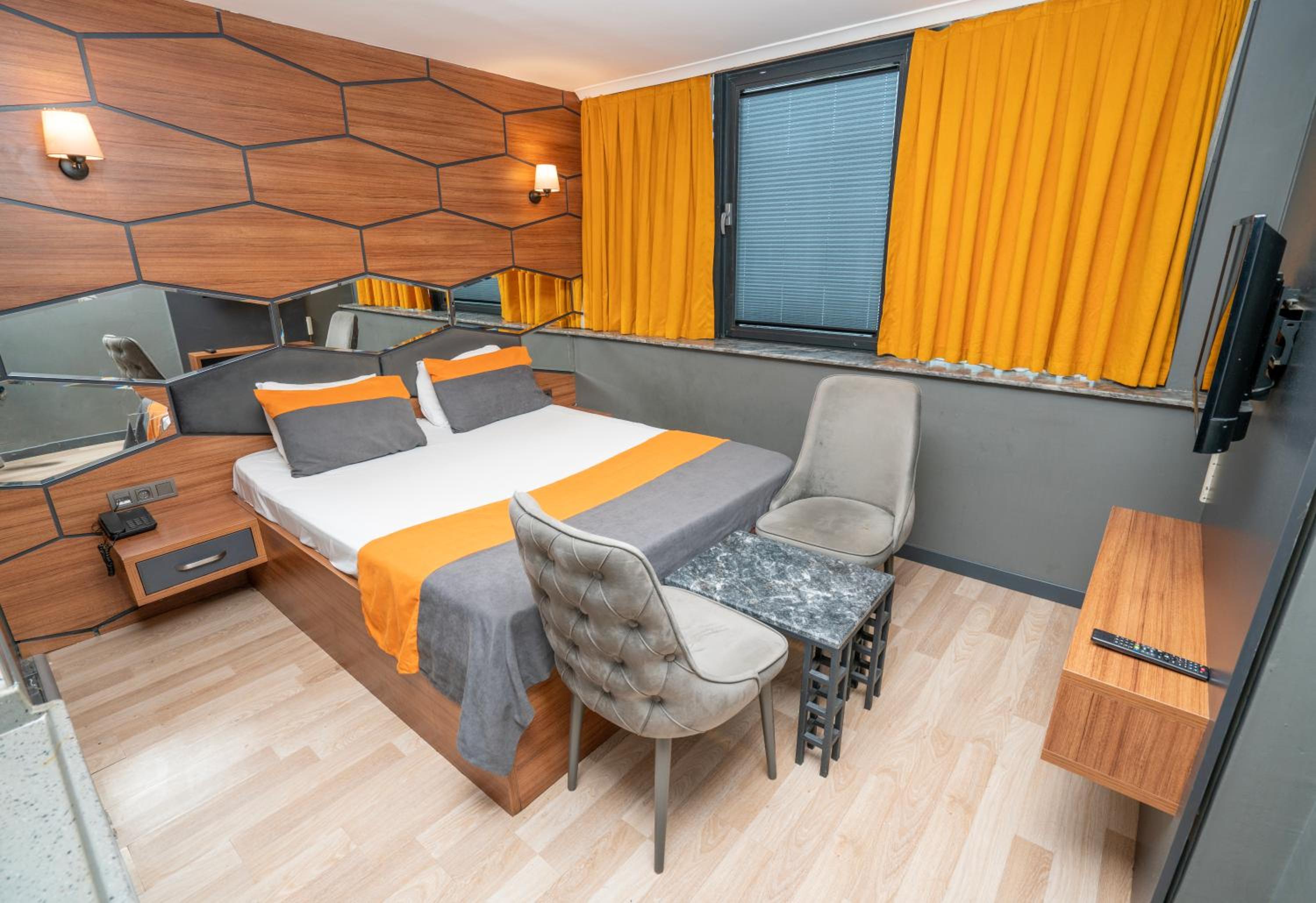 F&B Suite 7/19