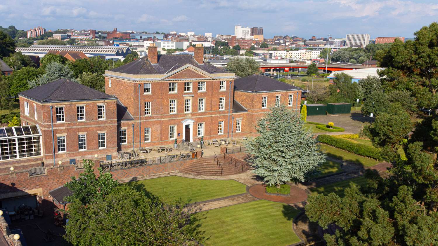 DoubleTree by Hilton Stoke on Trent 42/43